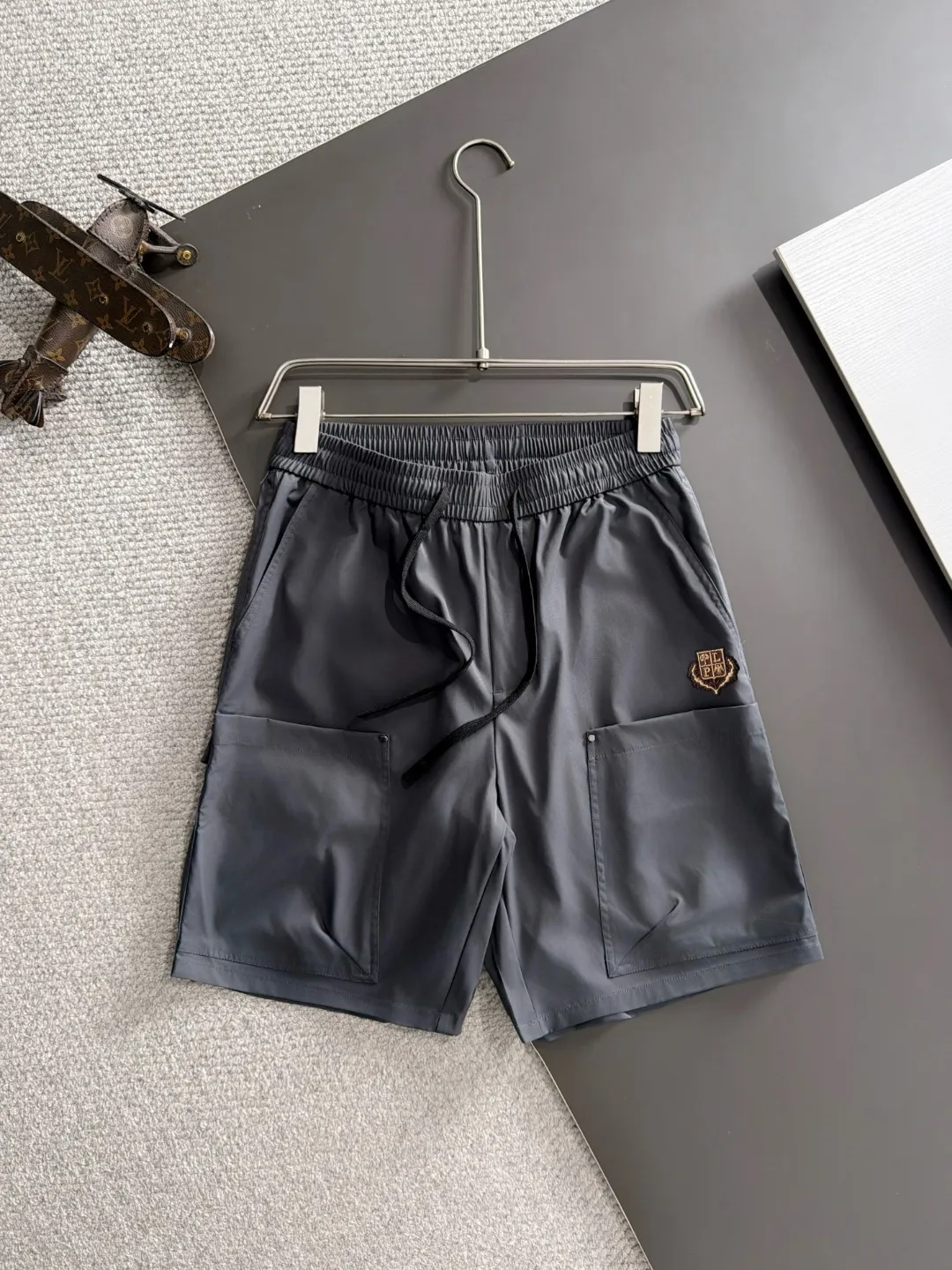 Next day shipping Premium goods LP 2036 Spring/Summer New Arrival elastic band casual shorts, counter-customized fabrics Breathable, high comfort, impeccable details, brand element design concept, reflecting high quality. It feels delicate and soft! It presents a casual cut and the upper body shape is great! Sizes:S-3XL